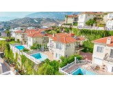 Alanya Mahmutlar' da Satılık Deniz Manzaralı Full Eşyalı 3+2 Dublex Villa