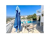 Alanya Kargıcak' ta Deniz Manzaralı Havuzlu Müstakil 3+2 Satılık Triplex Villa.