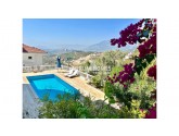 Alanya Kargıcak' ta Deniz Manzaralı Havuzlu Müstakil 3+2 Satılık Triplex Villa.